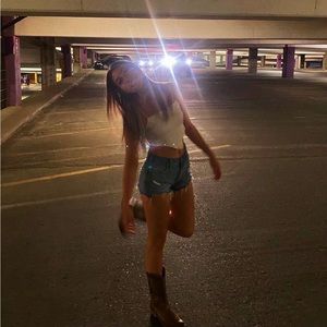 Meet your Posher, Evie